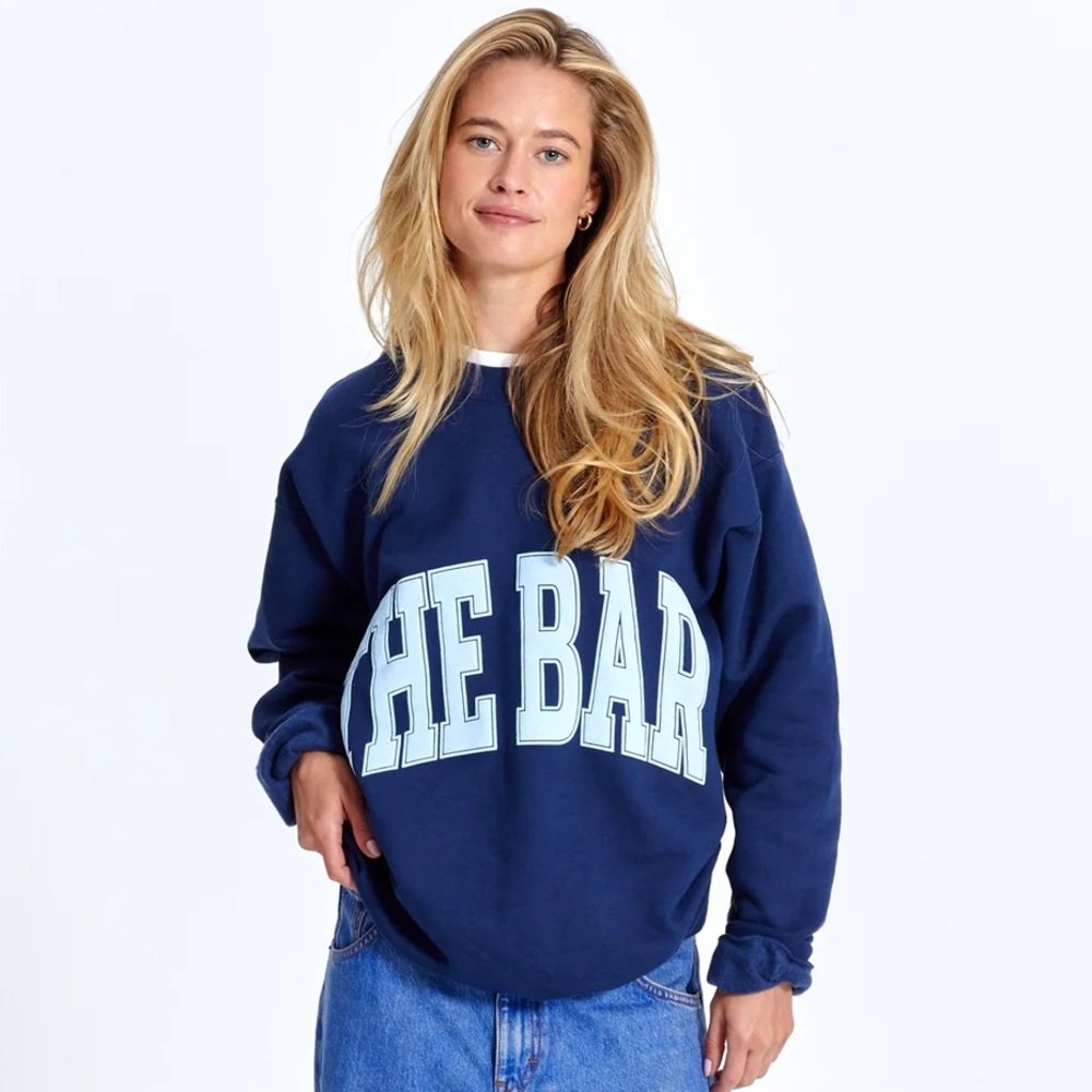THE BAR VARSITY SWEATSHIRT NAVY/BABY BLUE